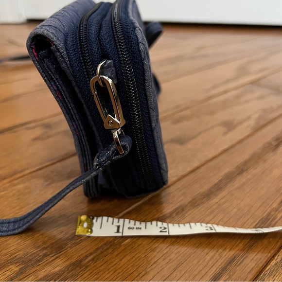 Vera Bradley RFID All in One Crossbody Bag - Picture 8 of 8